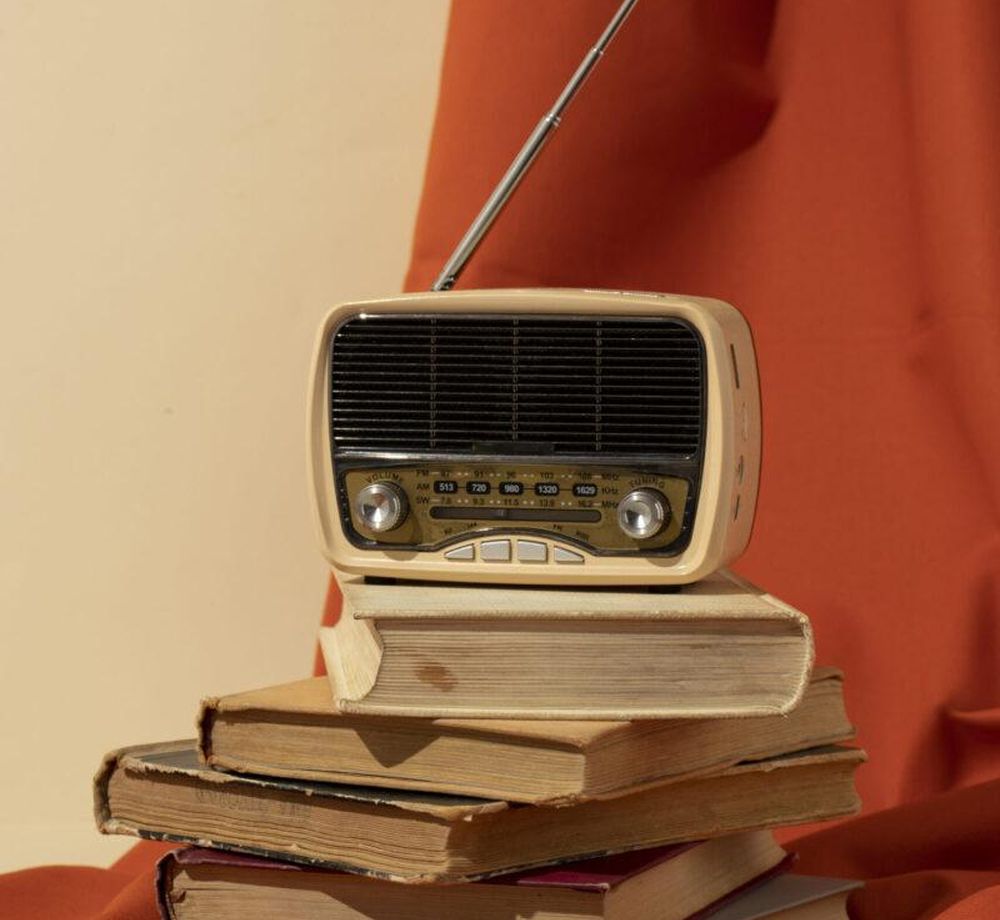 Radio antigua sobre libros
