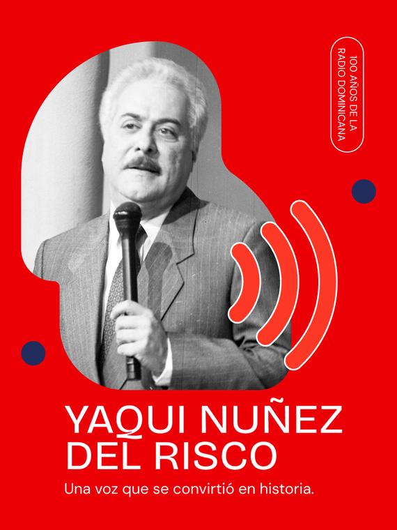 Yaqui Núñez del Risco con micrófono en mano